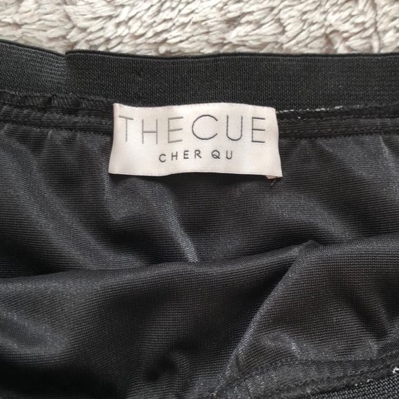 Designer party pleated lace mini skirt - Picture 4 of 6